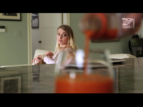 ❤️ Titi handiak eta puxa estua dituen neska beroa galtzailetik oilarra lortzen du, baina oso gogorra ❤️ Porno fb gurean eu.porno-filmy.ru ❌️