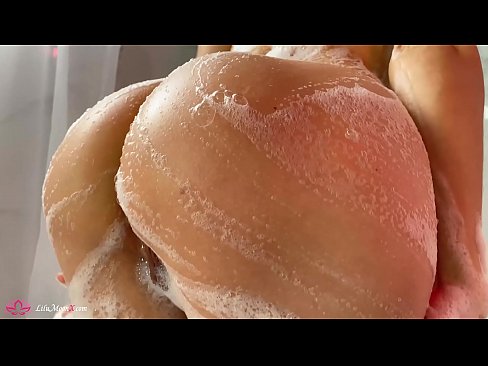 ❤️ Brunette pussy bibragailuarekin masturbatzen du dutxan orgasmo bizia lortzeko ❤️ Porno fb gurean eu.porno-filmy.ru ❌️